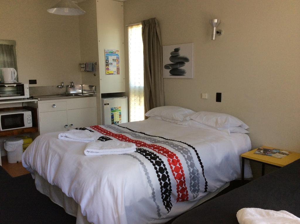 Acacia Park Motel Whanganui Room photo